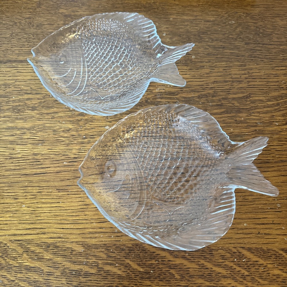 PASABAHCE Fine Turkish Glass 8" Textured Fish Appetizer Salad Plates- Set of 2